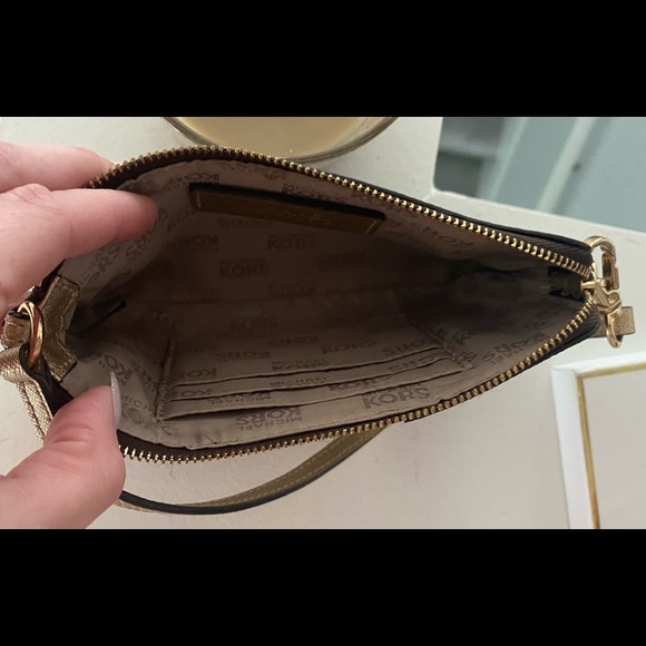 Michael Kors Crossbody Bag - Picture 5 of 5